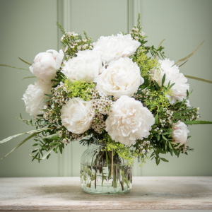 Bouquet Neutro Romántico con peonías blancas